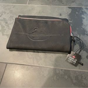 Makeup forever pouch